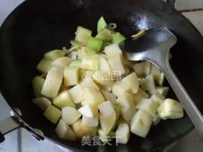 Make Maotai-flavored three delicacies step 8