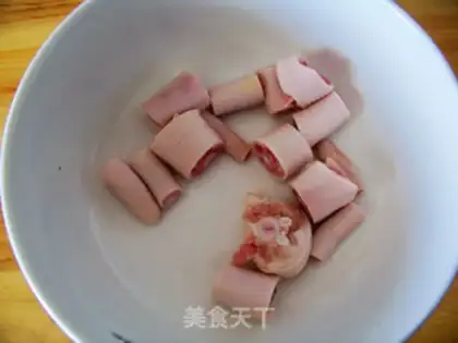 Make Stewed pork tail with soybeans step 0