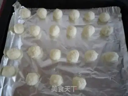 Make protein coconut balls step 2