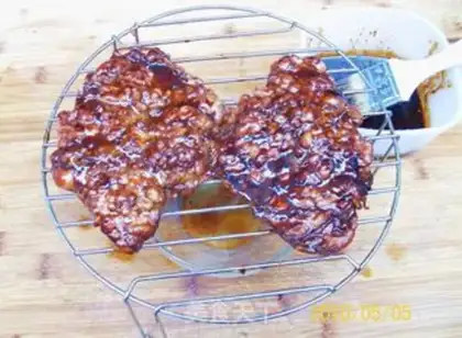 Make Spring swimming in water roast duck legs step 13