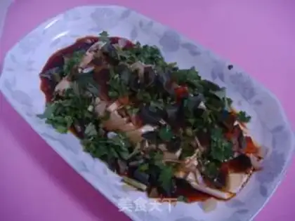 Make Cold mixed preserved egg tofu step 3