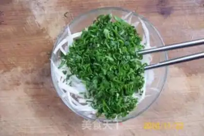 Make Garlic and carrot bird egg cake step 5