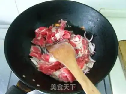 Make Stewed fat beef with black pepper and onion step 3