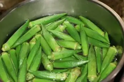 Make Tomato vinaigrette with okra step 1