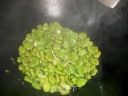 Make onion fragrant broad bean step 3