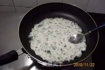 Make Garlic and carrot bird egg cake step 12