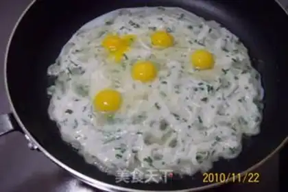 Make Garlic and carrot bird egg cake step 13