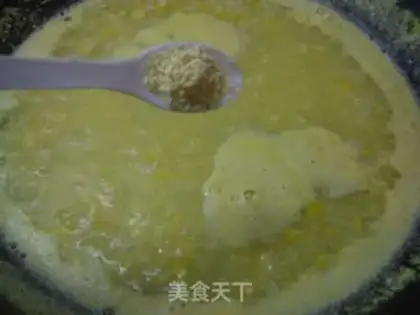 Make Spring bamboo shoots and black fish soup step 4