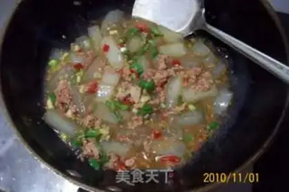 Make stir-fried jelly with pickled pepper and meat paste step 5