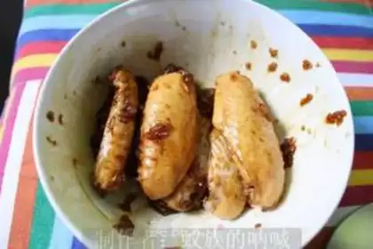 Make Garlic roasted chicken wings step 4