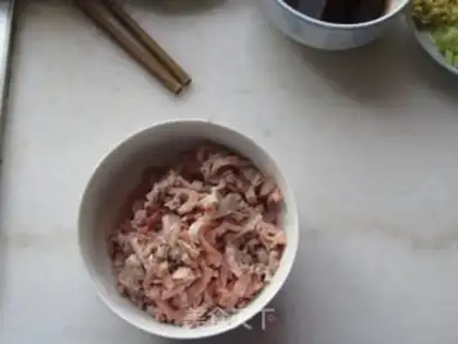 Make Cocoa two-color steamed buns step 2