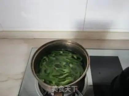 Make fish-flavored pork step 3