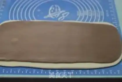 Make Cocoa two-color steamed buns step 6