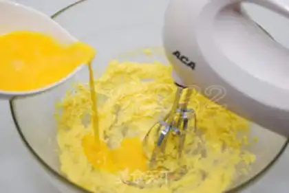 Make pineapple bun step 5