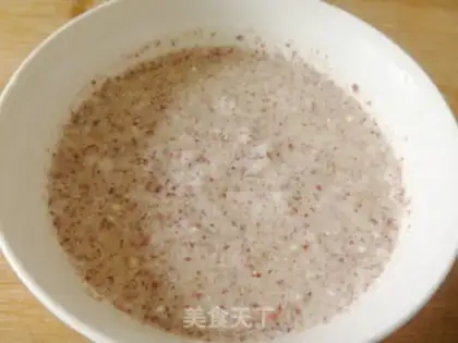 Make Coix seed gorgon and yam porridge step 2
