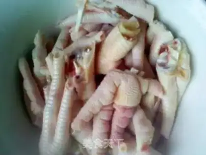 Make pickled chicken feet step 1