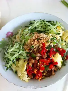 Make Mixed noodles with minced garlic meat step 10