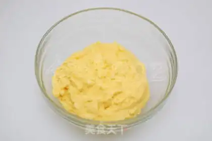 Make pineapple bun step 7