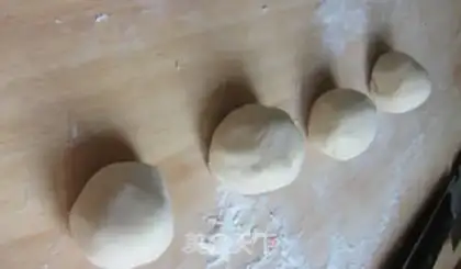 Make Flowing sugar and small oil fragrance step 2