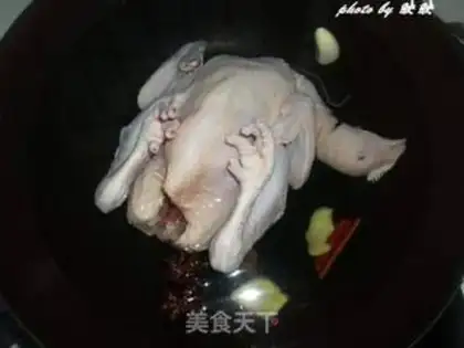 Make Garlic vinegar beer chicken step 1