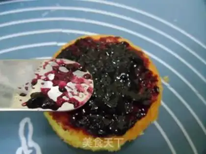 Make Coconut silk mulberry jam cake step 10