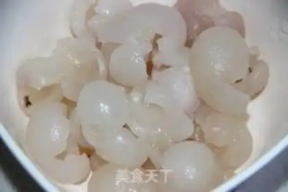 Make Chinese wolfberry, longan and codonopsis pilosula soup step 1