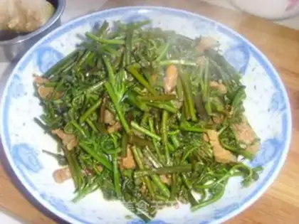 Make stir-fried pork with bracken step 4