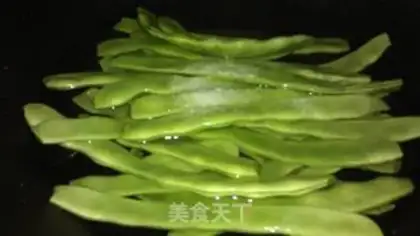Make Fried potatoes with sword beans step 2