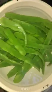 Make Fried potatoes with sword beans step 3