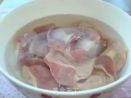 Make stir-fried chicken gizzards with green beans step 1