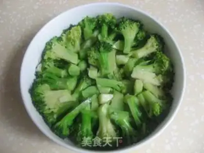 Make garlic broccoli step 5