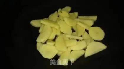 Make Fried potatoes with sword beans step 5