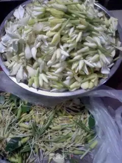 Make Gardenia dumplings step 1