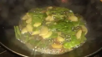 Make Fried potatoes with sword beans step 9