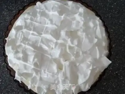 Make Baiser pie with lemon sauce step 15