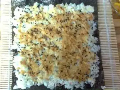 Make Tuna crispy roll sushi step 6