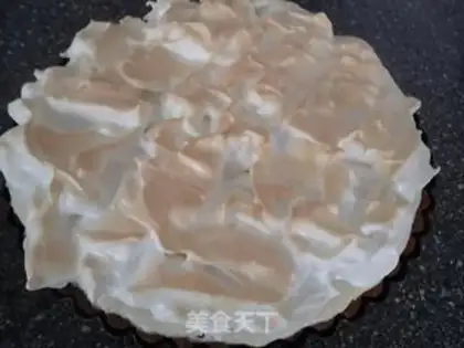 Make Baiser pie with lemon sauce step 16