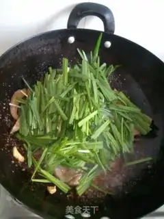 Make stir-fried pork liver with leeks step 4
