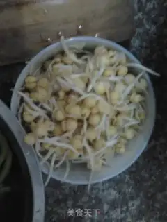 Make Egg pulling noodles step 3