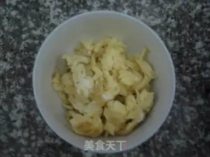 Make Egg pulling noodles step 5