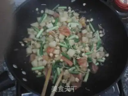 Make Egg pulling noodles step 7