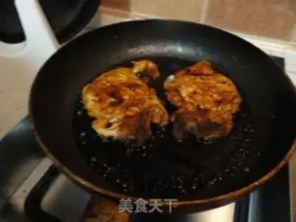 Make Grilled steak with green onions step 1