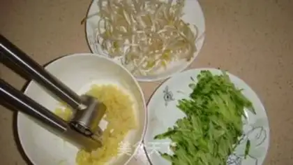 Make Cold noodles with all ingredients step 8