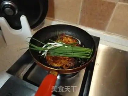 Make Grilled steak with green onions step 2