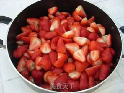 Make strawberry jam step 1
