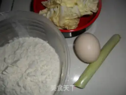 Make Cabbage and chopped green onion pancakes step 0