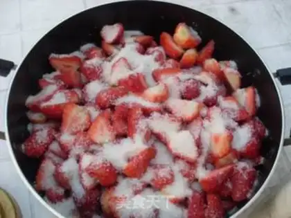 Make strawberry jam step 2