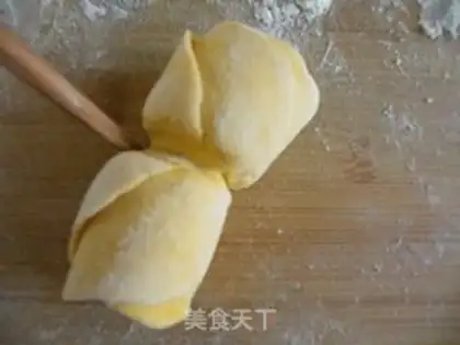 Make Yellow rose steamed buns step 7