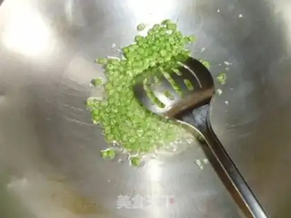 Make golden fried rice step 1