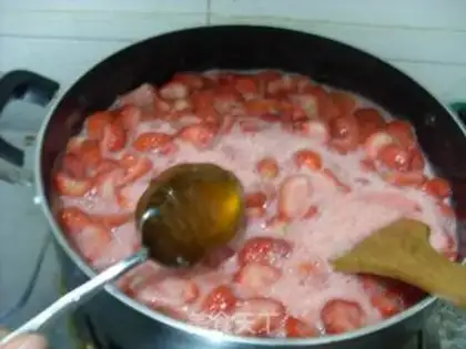 Make strawberry jam step 6
